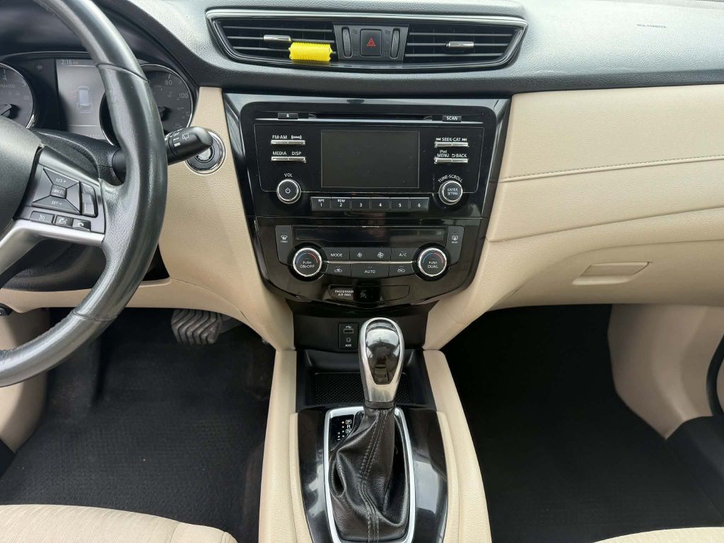 2017 Nissan Rogue Image 14