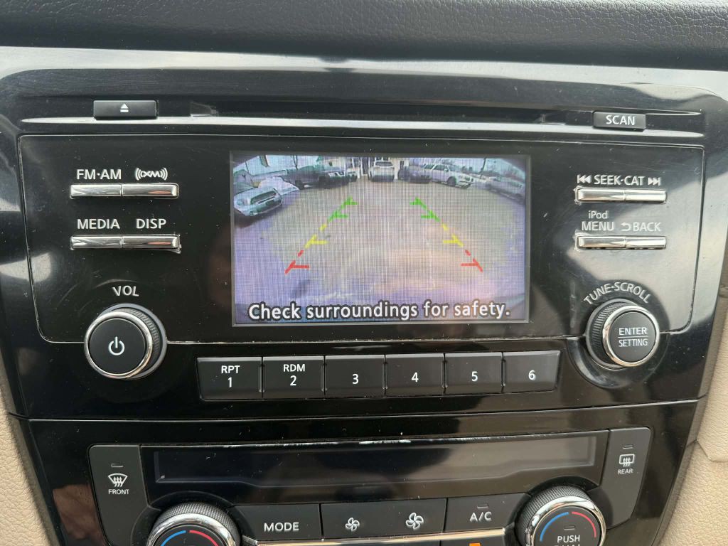 2017 Nissan Rogue Image 16