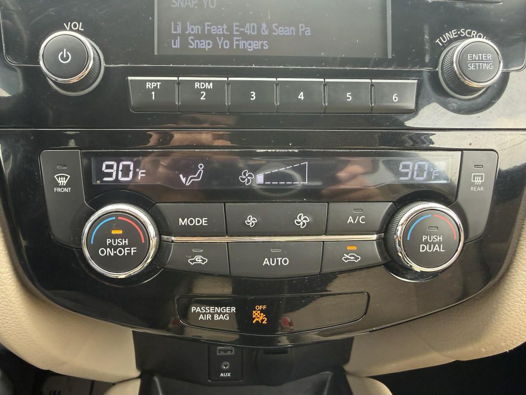 2017 Nissan Rogue Image 17