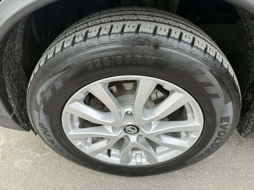 2017 Nissan Rogue Image 26