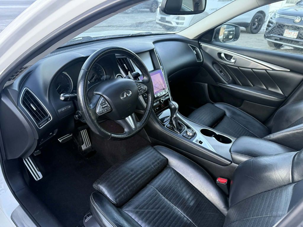 2016 INFINITI Q50 Image 10