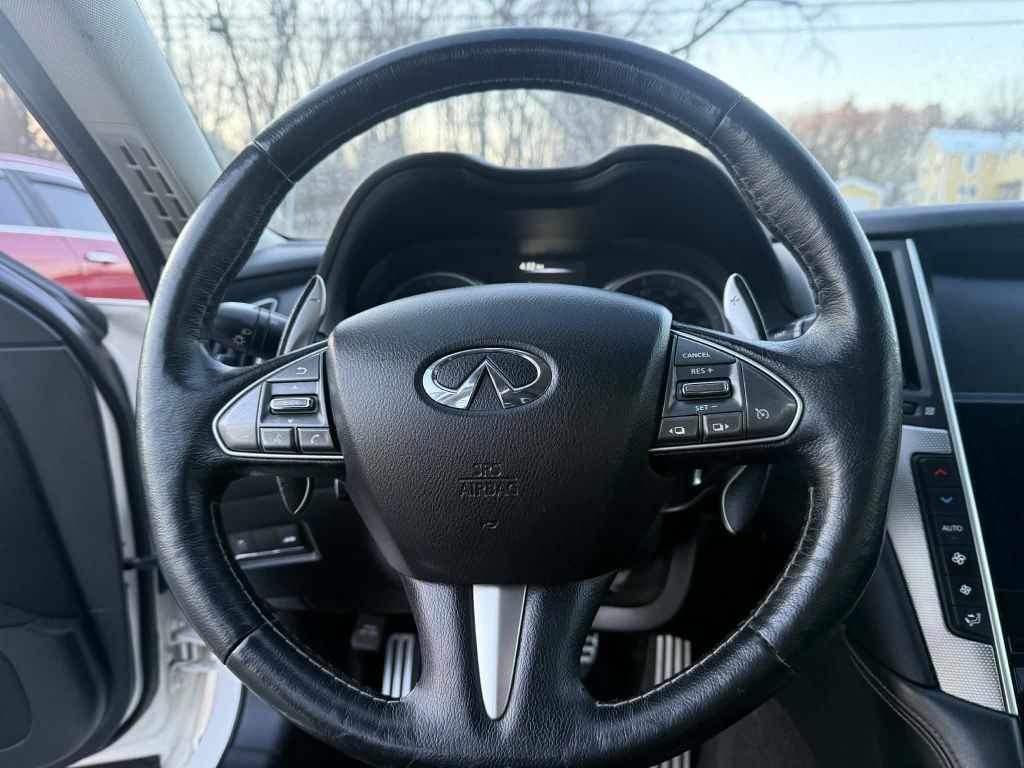 2016 INFINITI Q50 Image 13