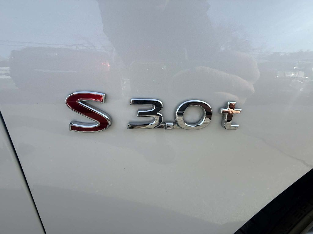 2016 INFINITI Q50 Image 22