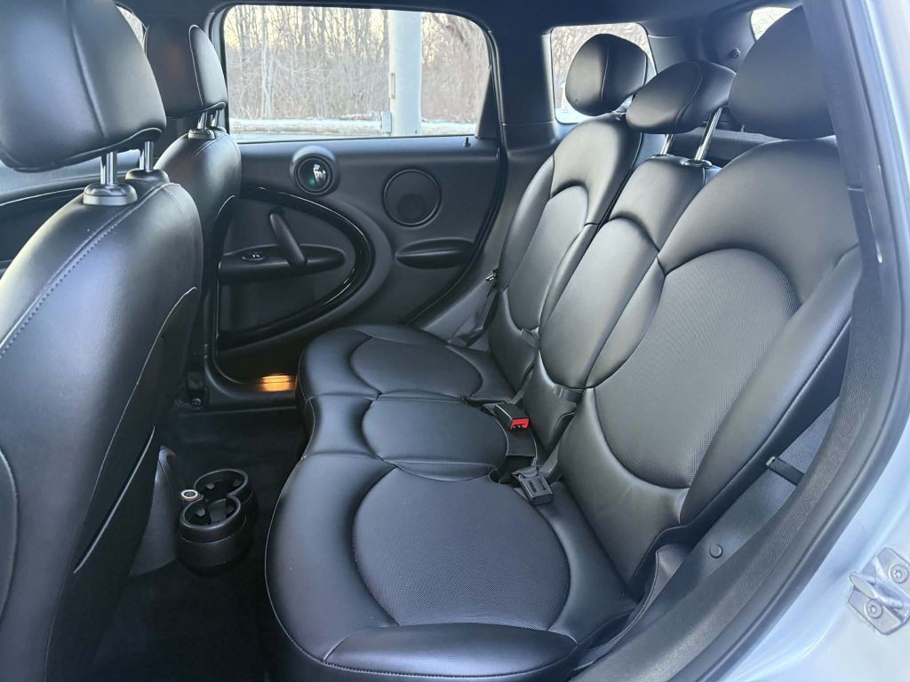 2016 MINI Cooper Image 11