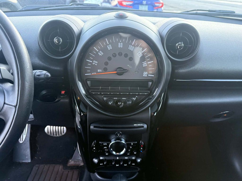 2016 MINI Cooper Image 14