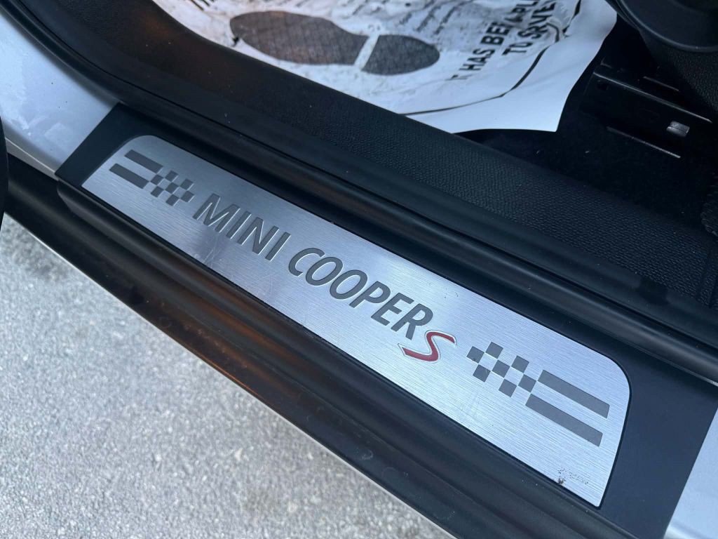 2016 MINI Cooper Image 20