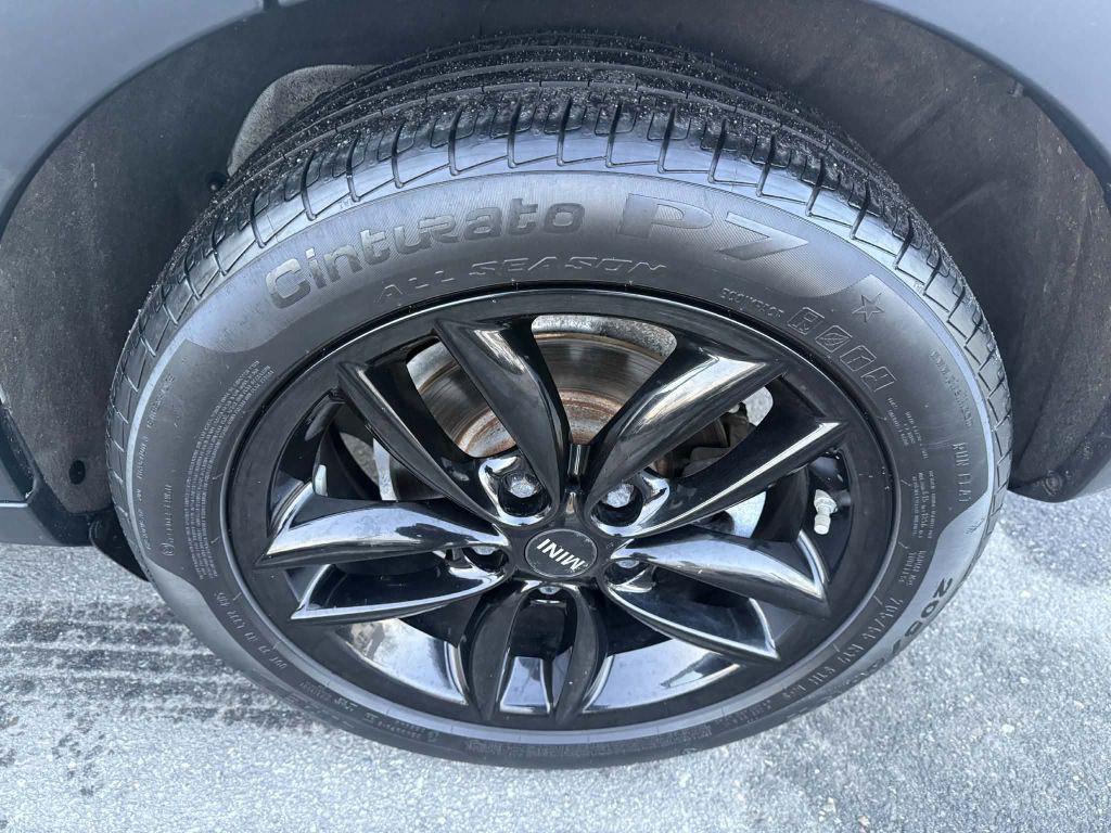 2016 MINI Cooper Image 24