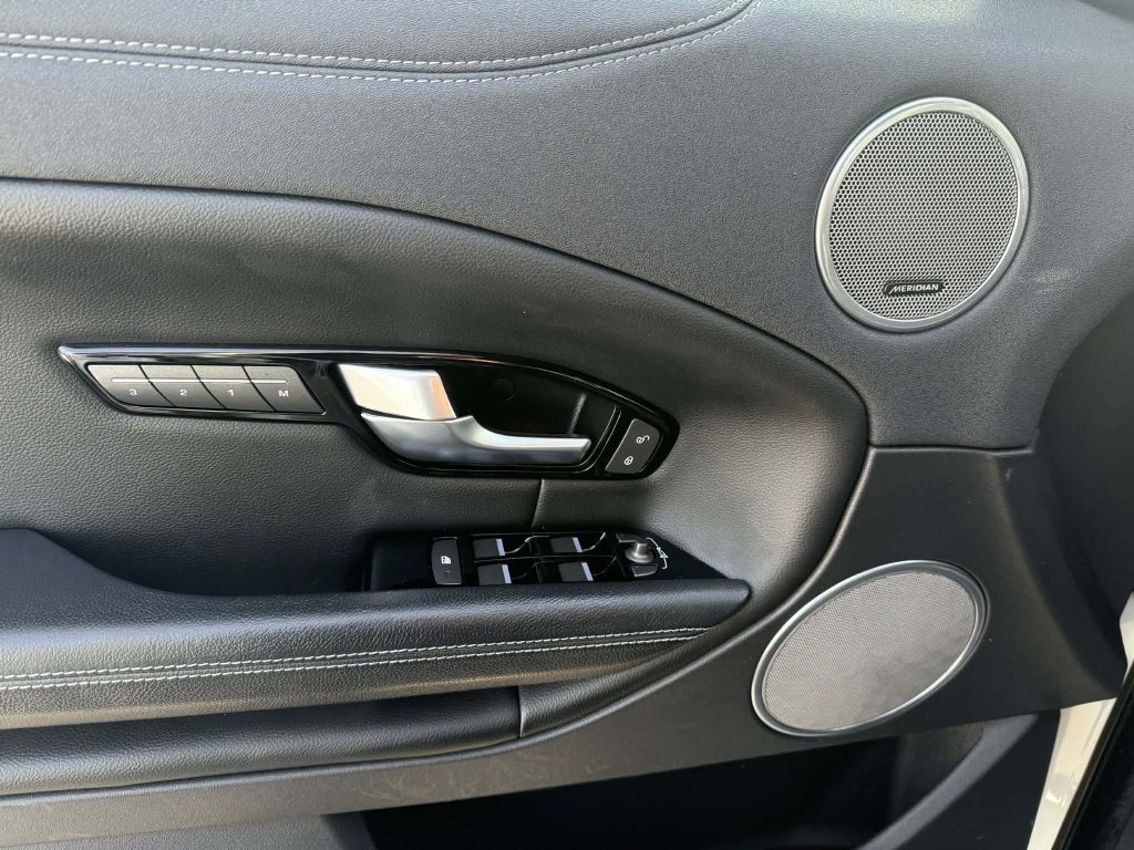 2016 Land Rover Range Rover Evoque Image 22
