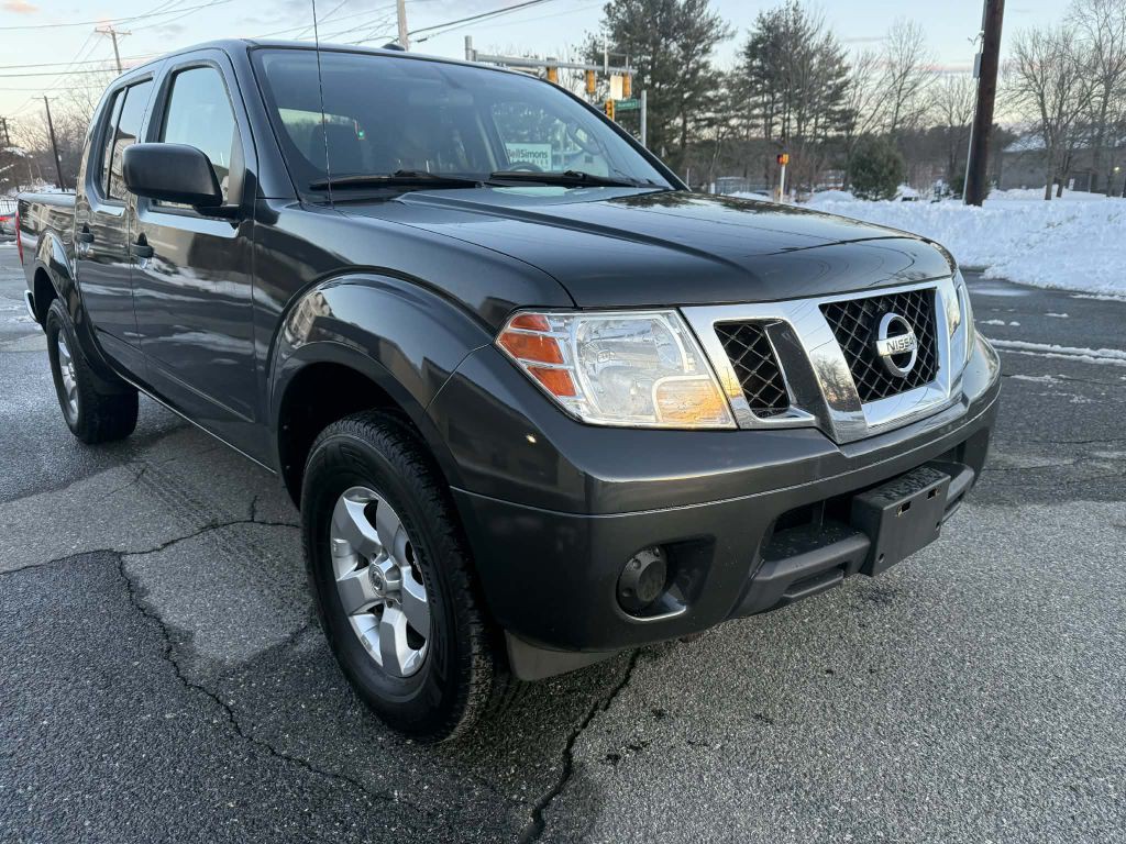 2013 Nissan Frontier Image 1