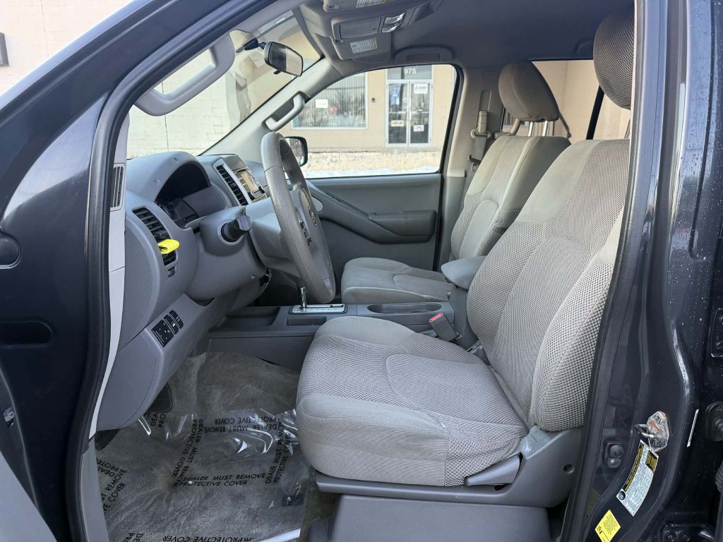 2013 Nissan Frontier Image 9