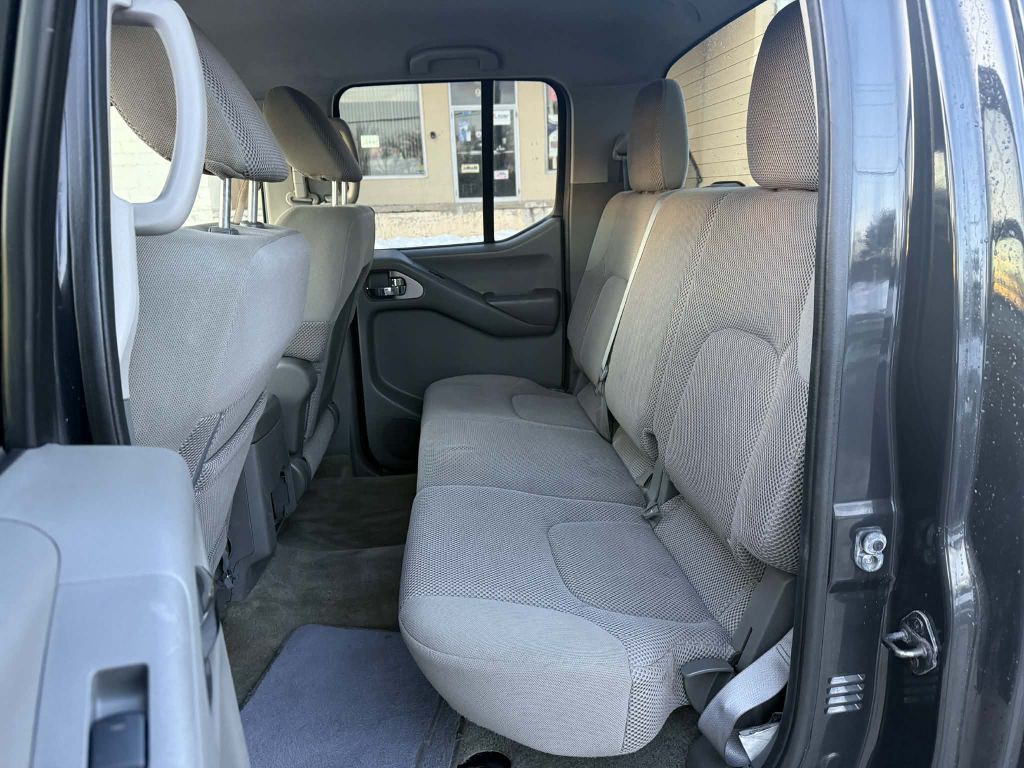 2013 Nissan Frontier Image 11