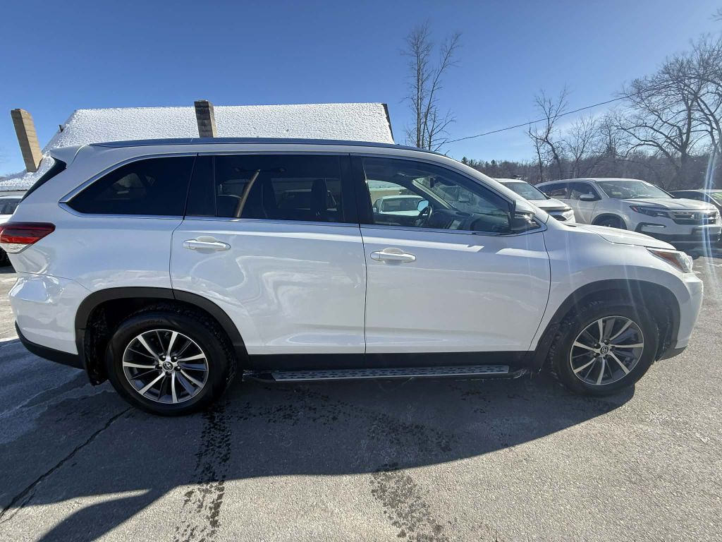 2019 Toyota Highlander Image 8