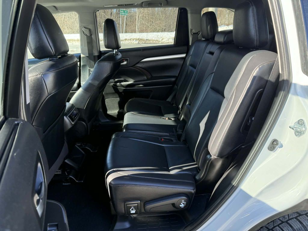2019 Toyota Highlander Image 11