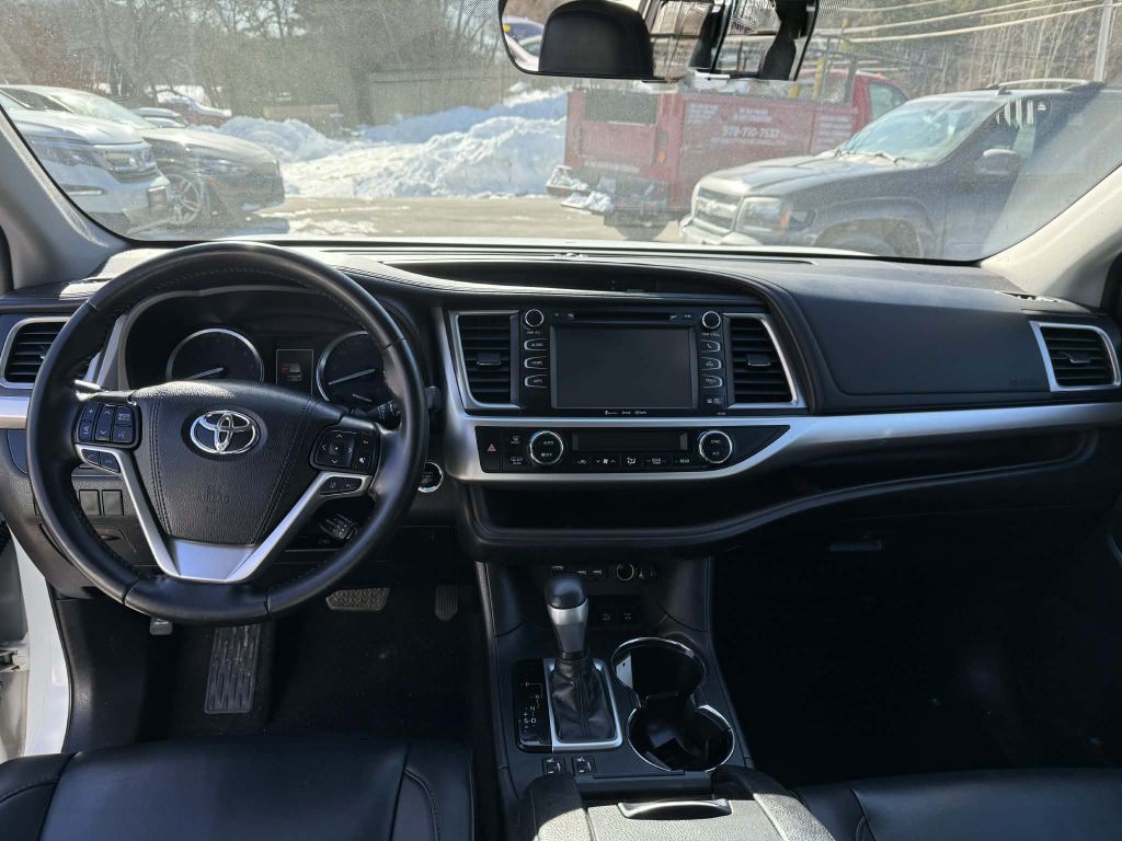 2019 Toyota Highlander Image 14