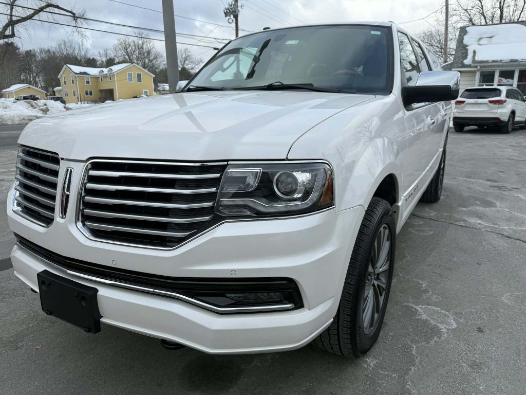 2017 Lincoln Navigator Image 3