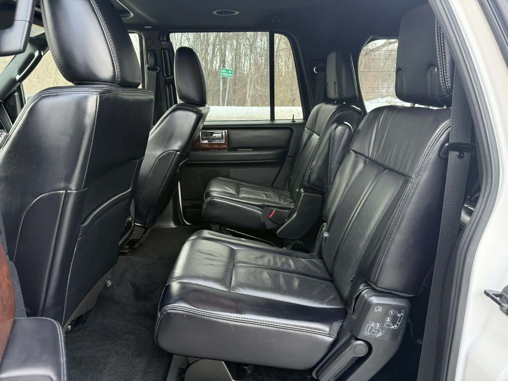 2017 Lincoln Navigator Image 11