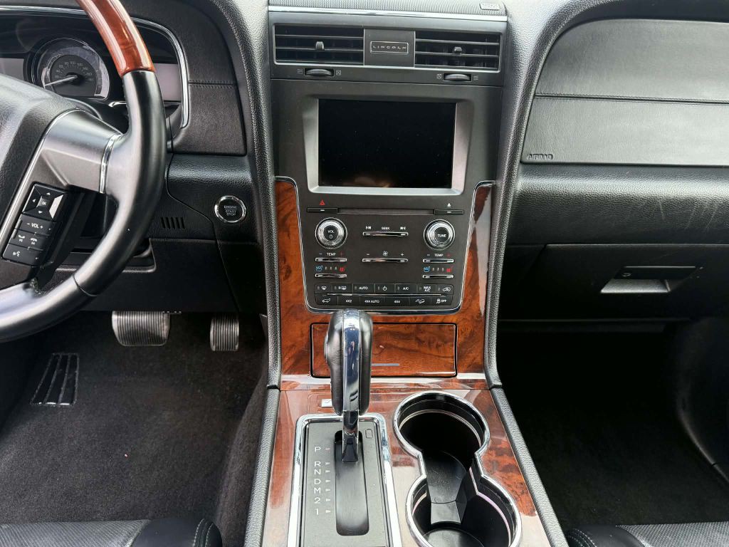 2017 Lincoln Navigator Image 15