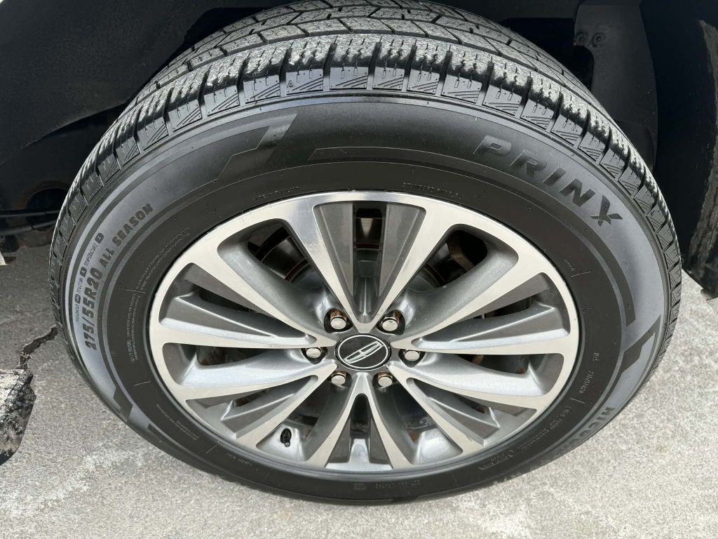 2017 Lincoln Navigator Image 28