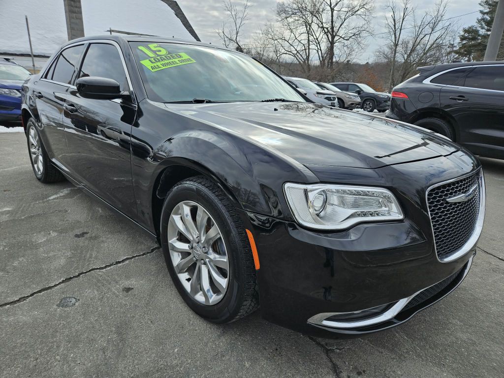 2015 Chrysler 300 Image 1