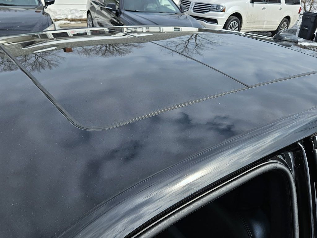 2015 Chrysler 300 Image 20