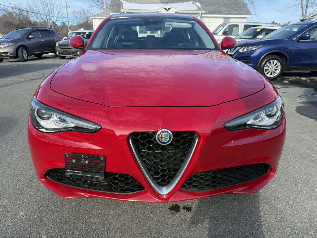 2017 Alfa Romeo Giulia Image 2
