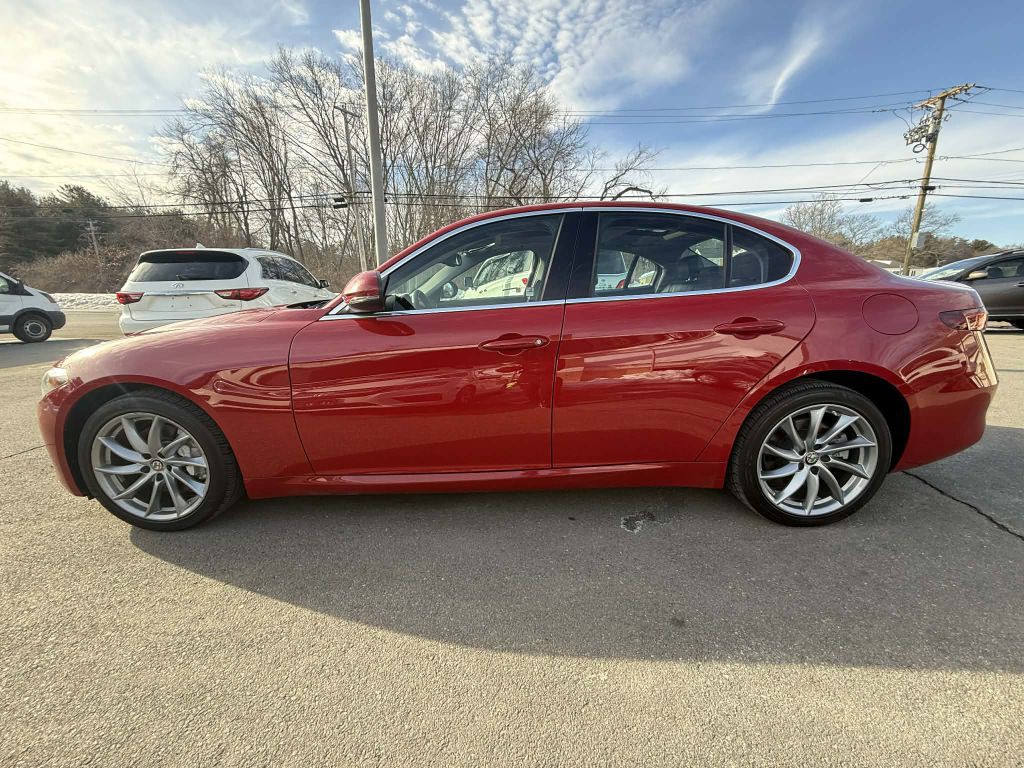 2017 Alfa Romeo Giulia Image 4
