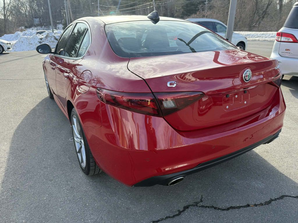 2017 Alfa Romeo Giulia Image 5
