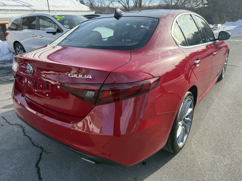 2017 Alfa Romeo Giulia Image 7