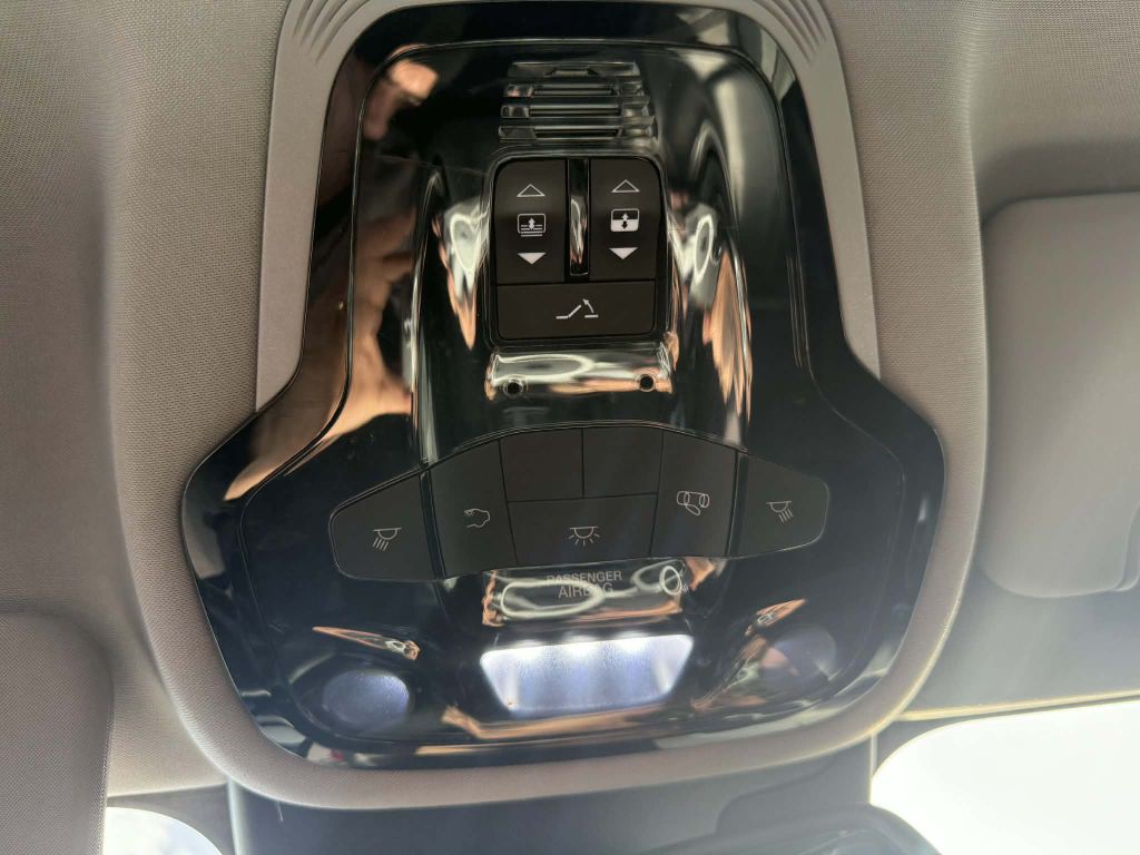 2017 Alfa Romeo Giulia Image 21