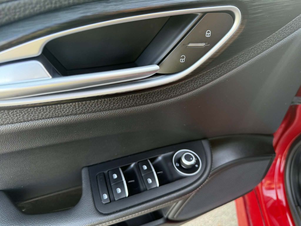 2017 Alfa Romeo Giulia Image 22