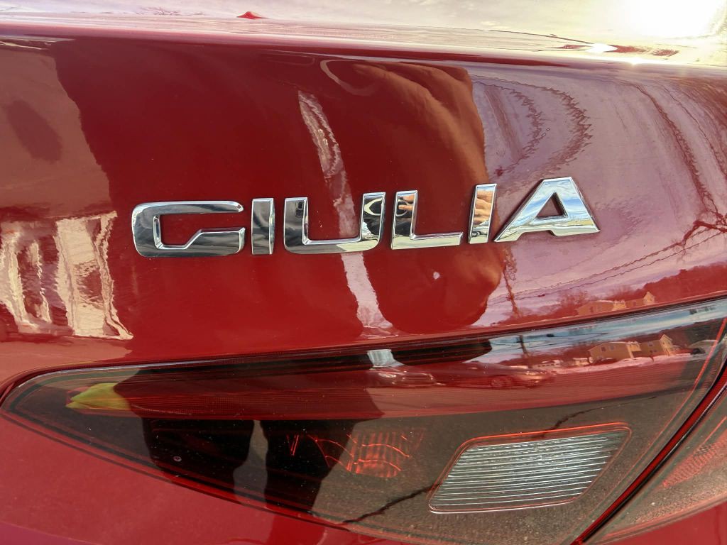 2017 Alfa Romeo Giulia Image 24