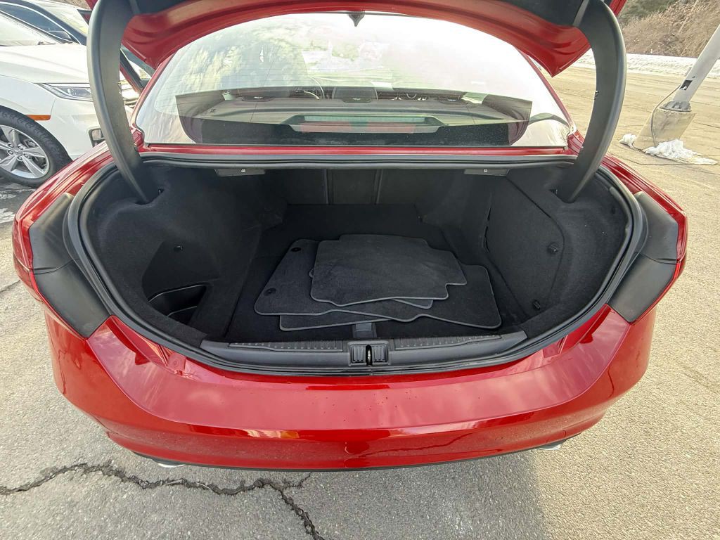 2017 Alfa Romeo Giulia Image 25