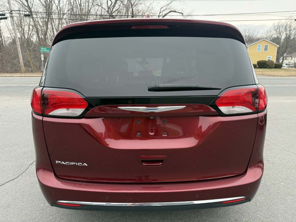 2017 Chrysler Pacifica Image 6