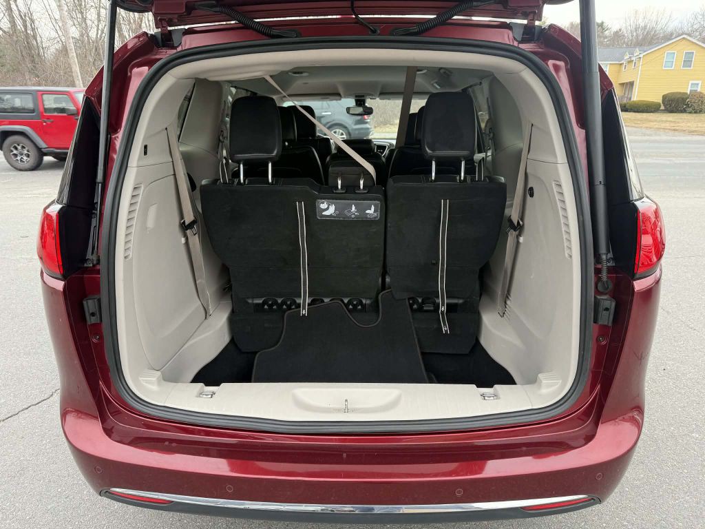 2017 Chrysler Pacifica Image 21