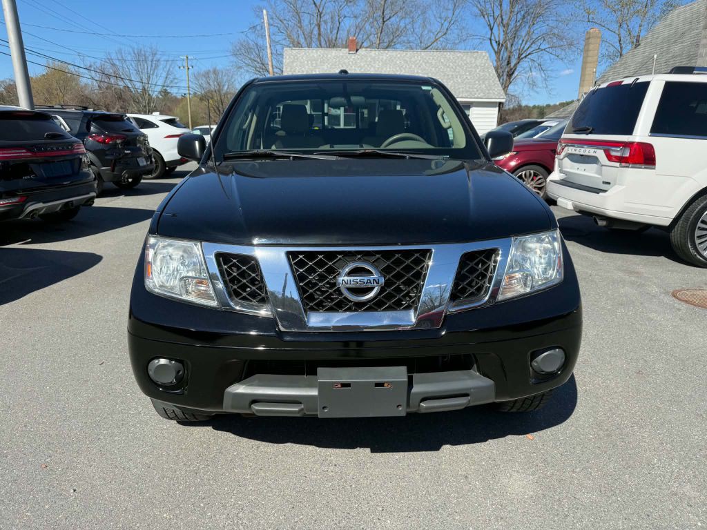 2015 Nissan Frontier Image 2