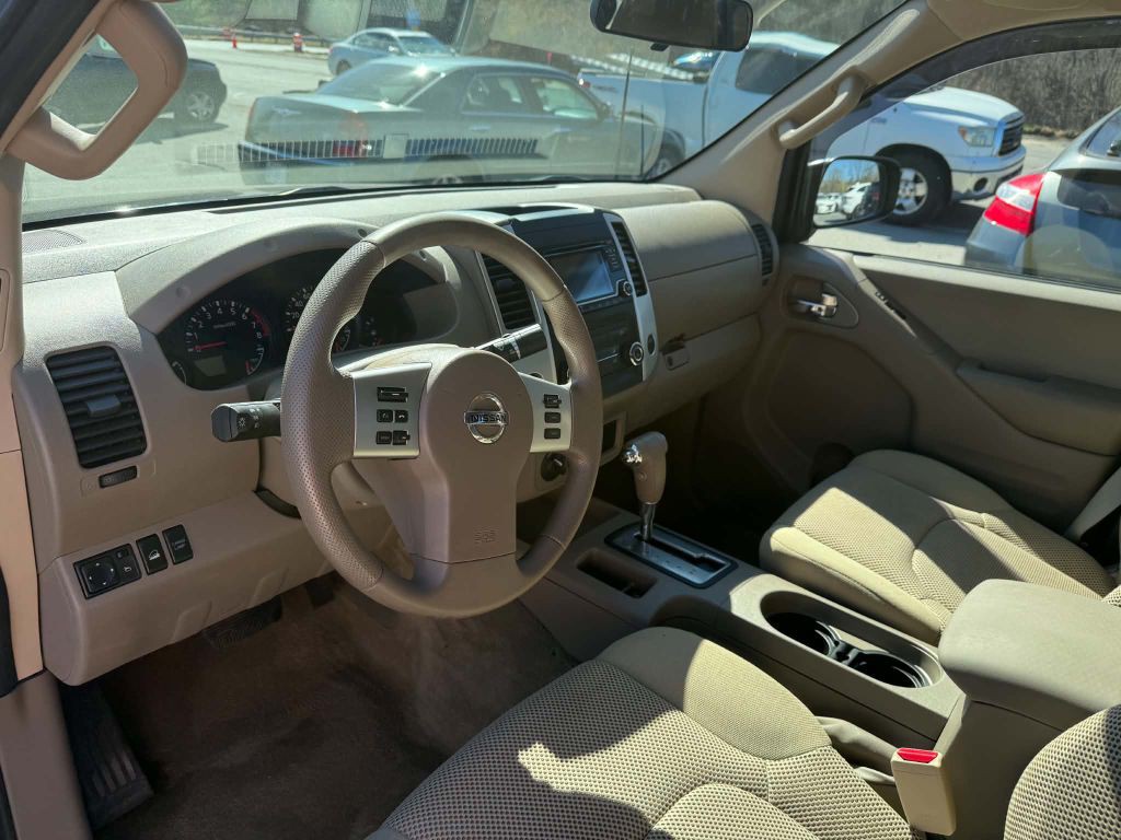 2015 Nissan Frontier Image 10