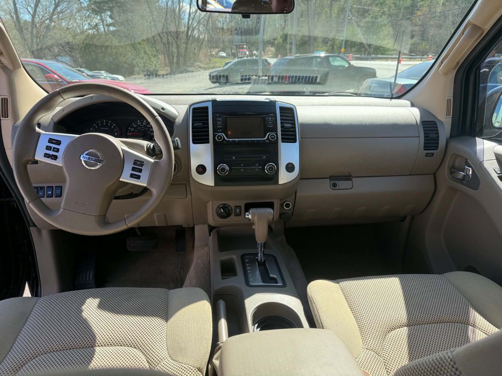 2015 Nissan Frontier Image 12