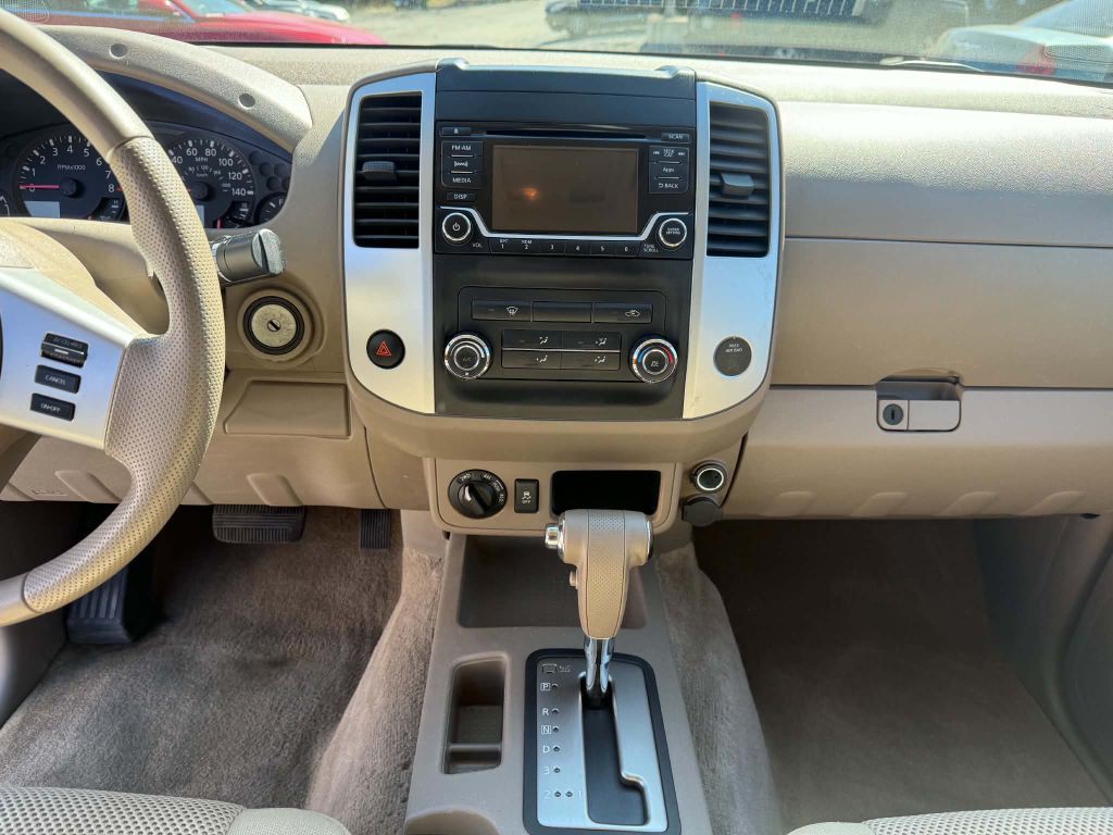 2015 Nissan Frontier Image 14