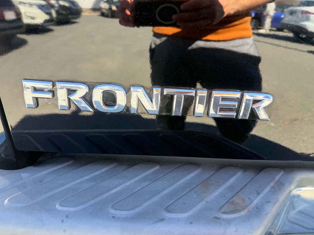 2015 Nissan Frontier Image 20