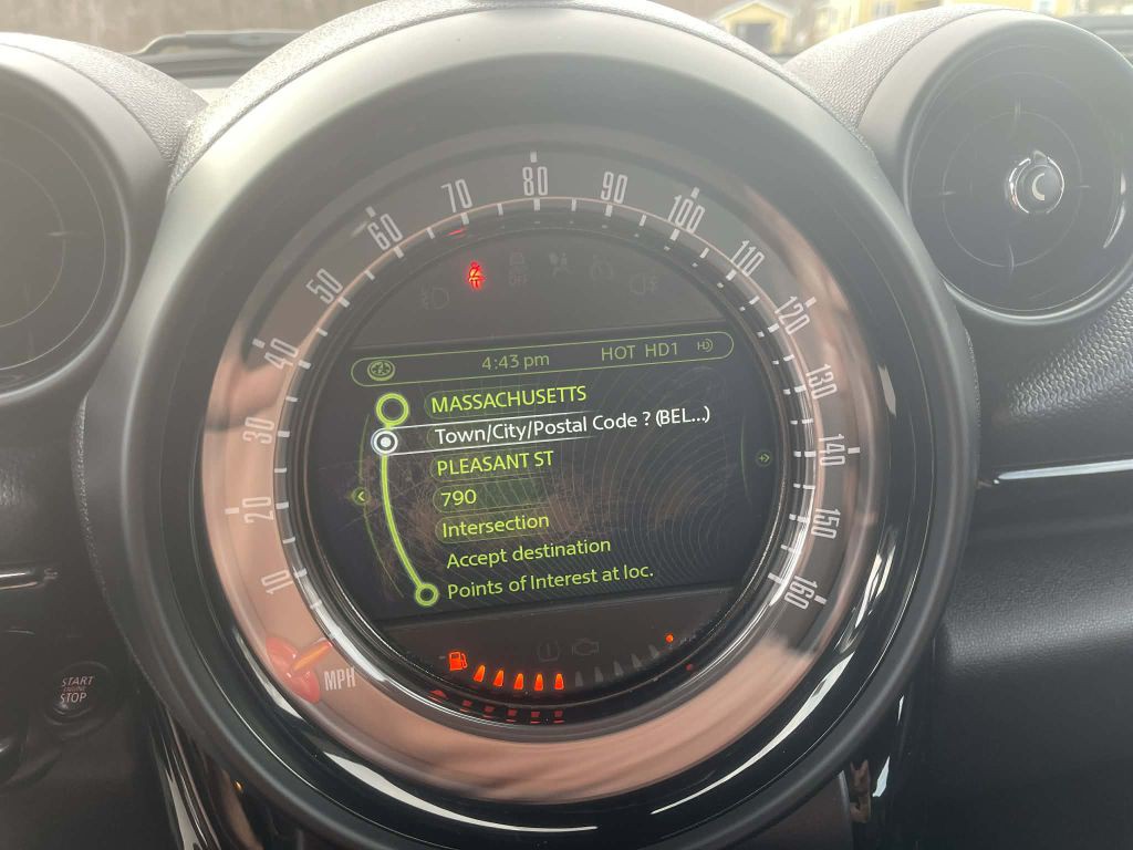 2015 MINI Cooper Image 15