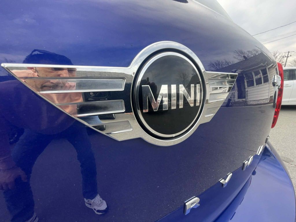 2015 MINI Cooper Image 24