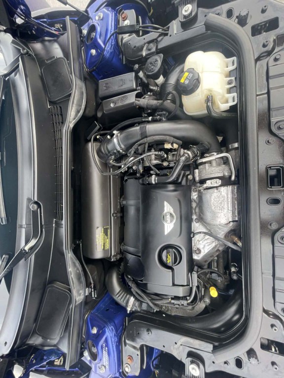 2015 MINI Cooper Image 27