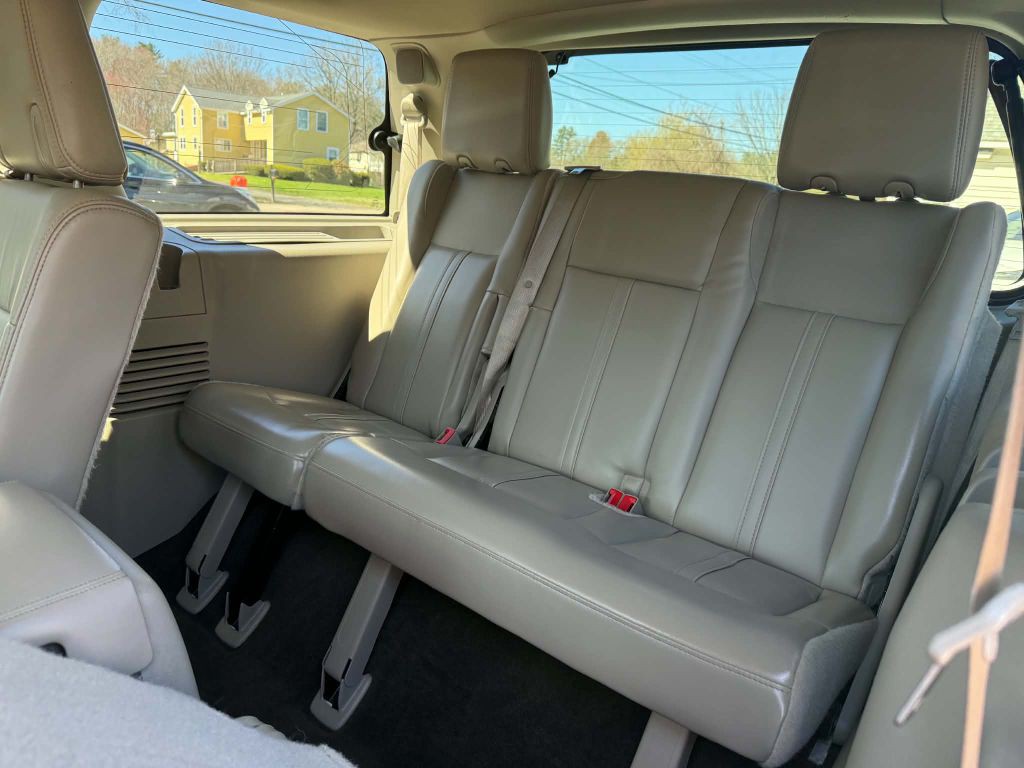 2016 Lincoln Navigator Image 12
