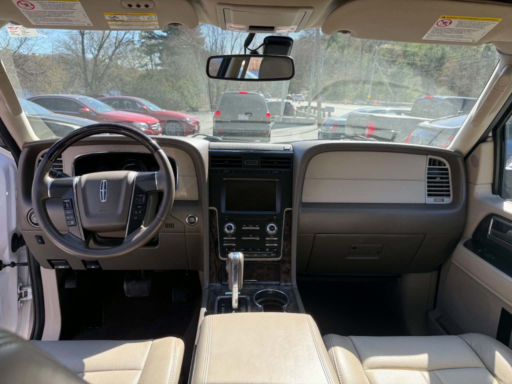 2016 Lincoln Navigator Image 15