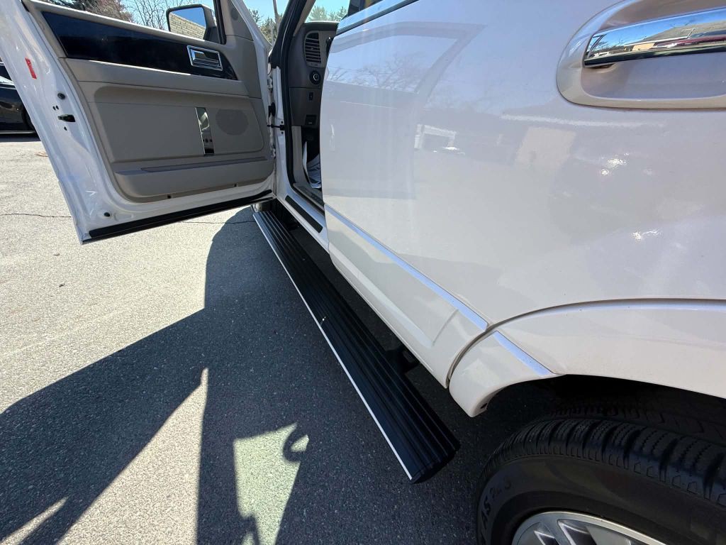 2016 Lincoln Navigator Image 26