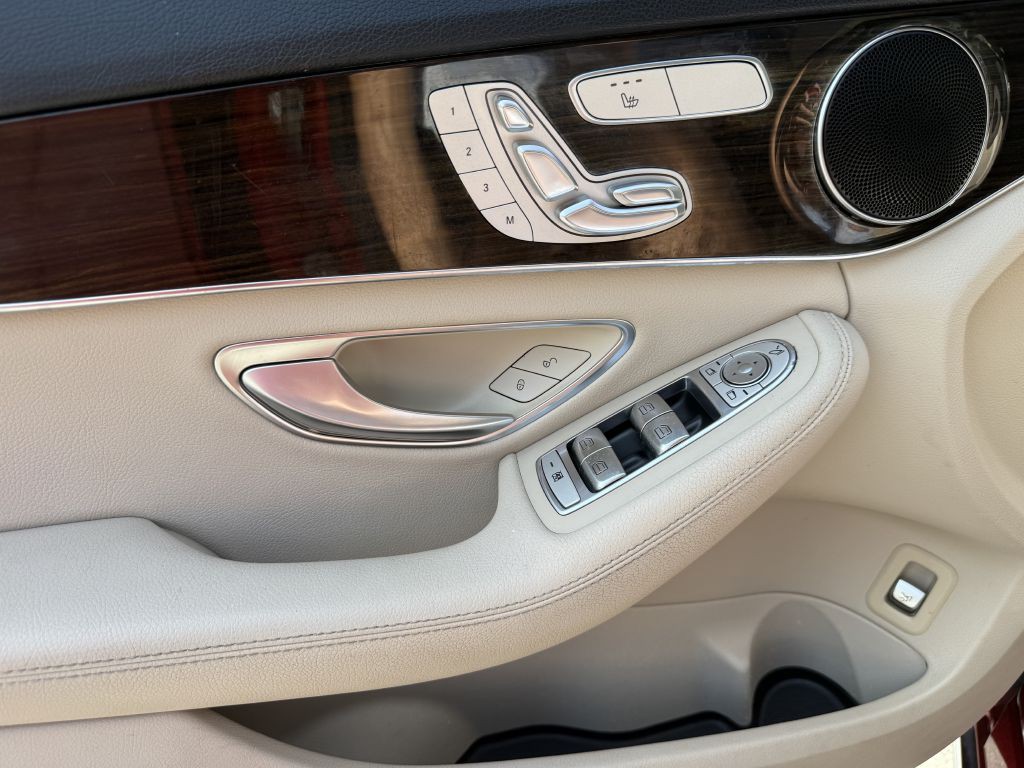 2018 Mercedes-Benz C-Class Image 19