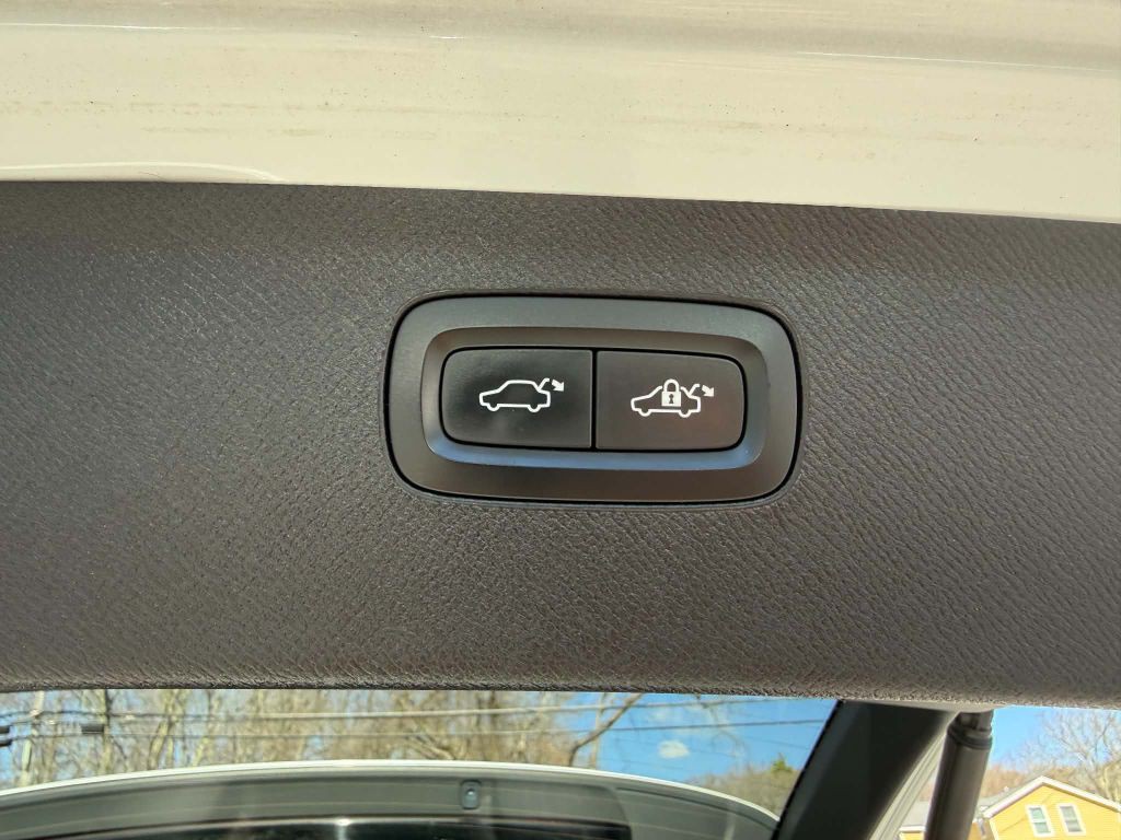 2019 Volvo XC90 Image 28