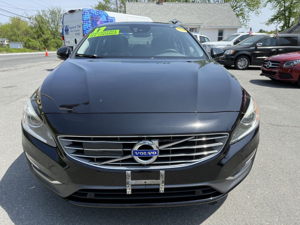 2017 Volvo S60 Image 2