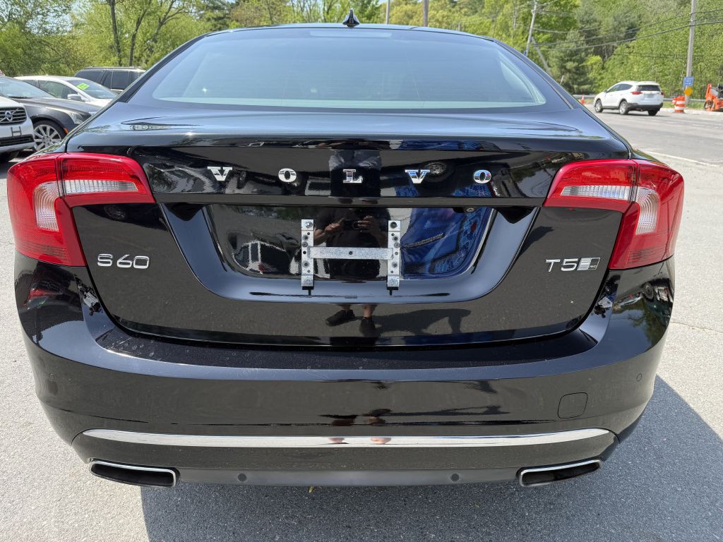 2017 Volvo S60 Image 6
