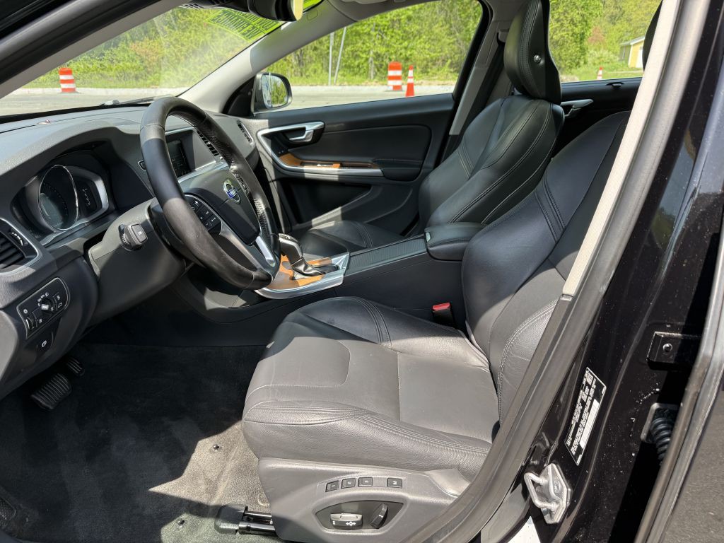 2017 Volvo S60 Image 9